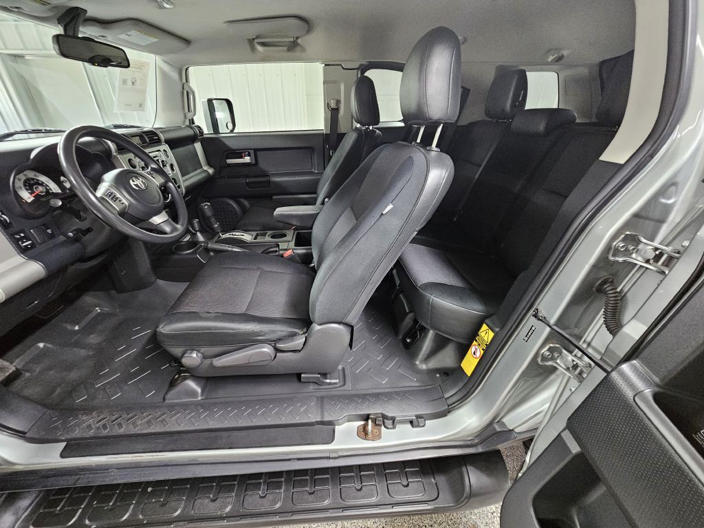 2012 Toyota FJ Cruiser Image 14