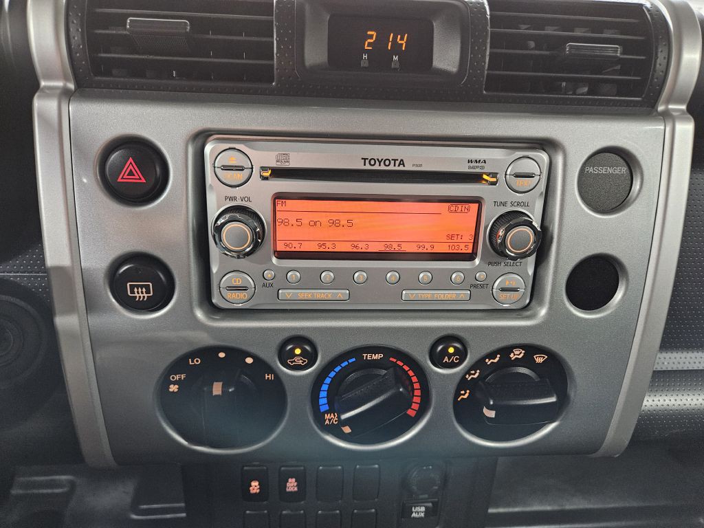 2012 Toyota FJ Cruiser Image 22