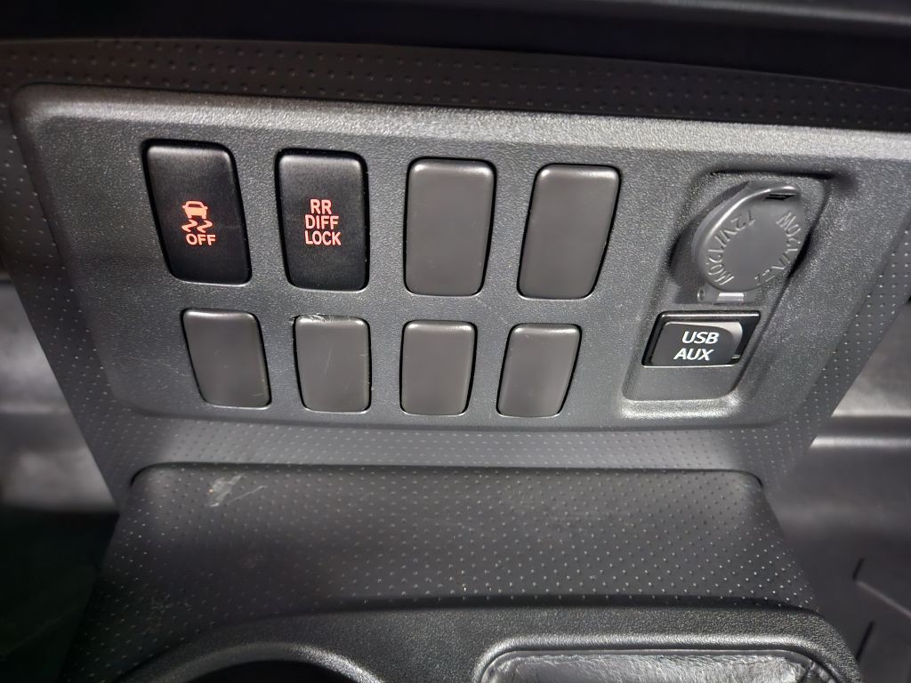 2012 Toyota FJ Cruiser Image 24