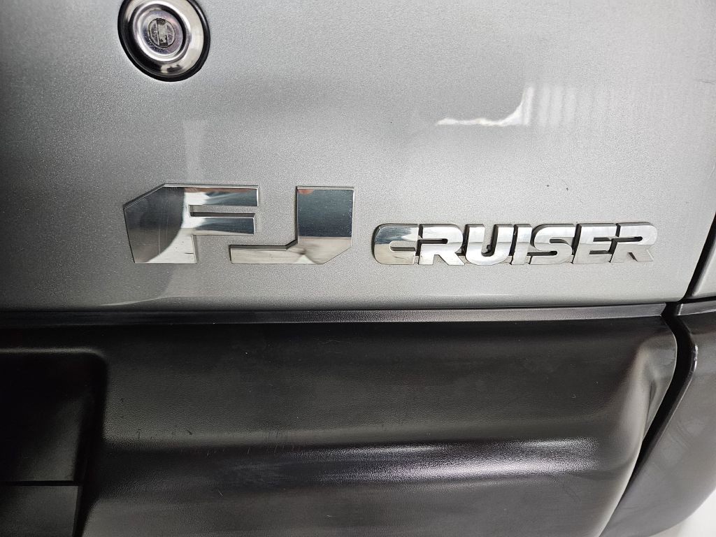 2012 Toyota FJ Cruiser Image 32