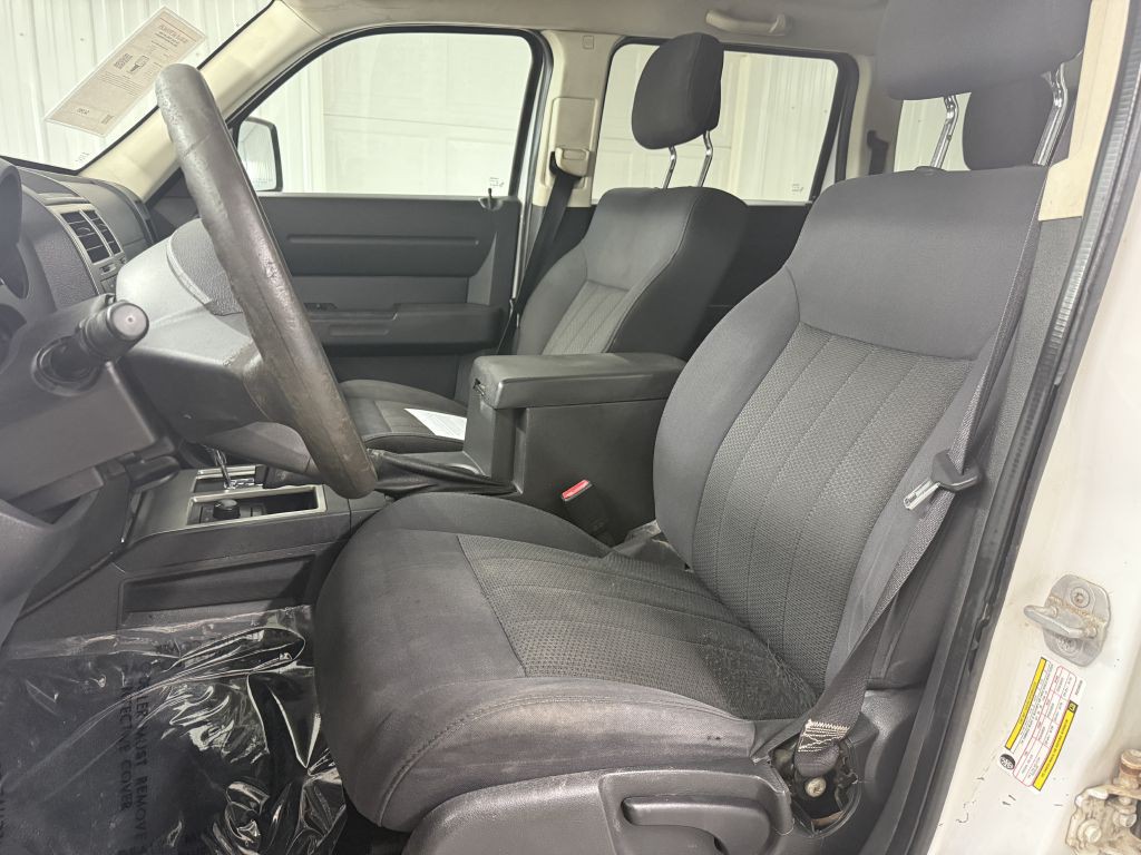 2011 Dodge Nitro Image 11