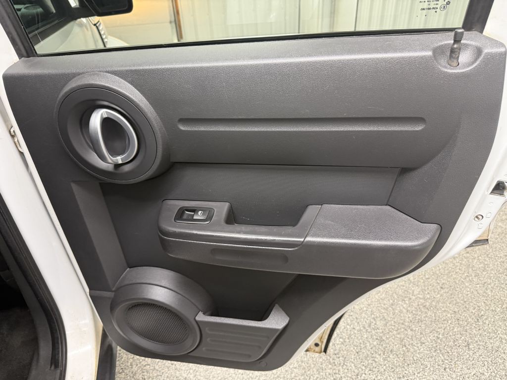 2011 Dodge Nitro Image 20