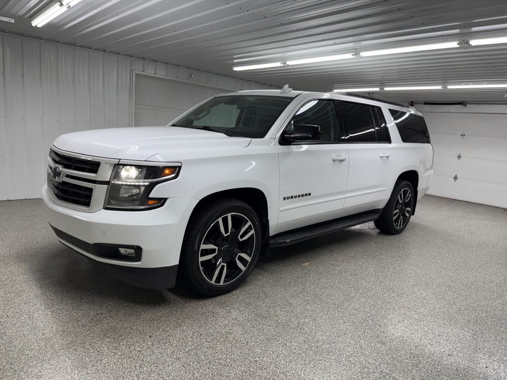 2019 Chevrolet Suburban Image 3