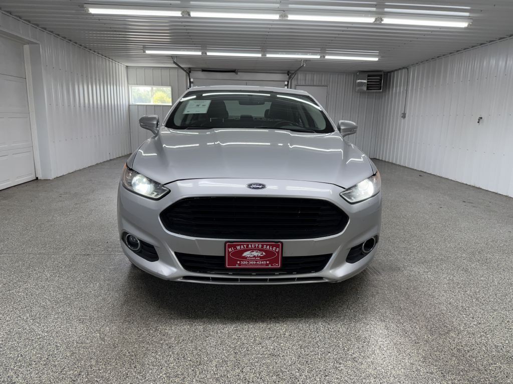 2016 Ford Fusion Image 2