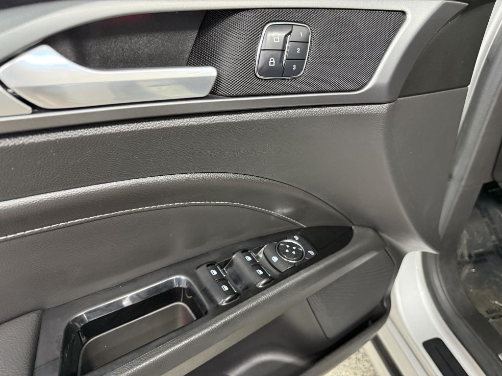 2016 Ford Fusion Image 21