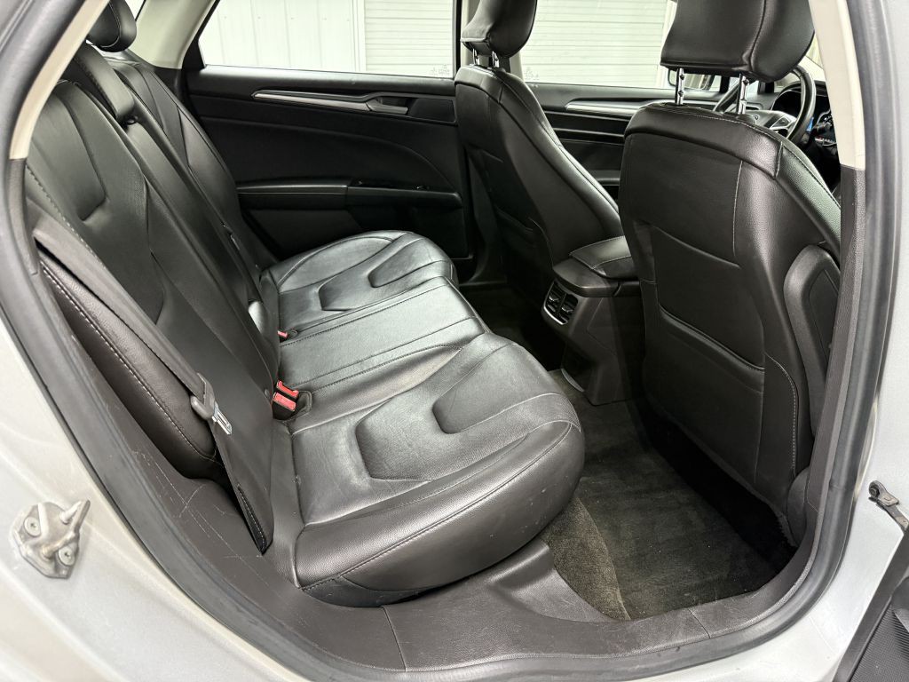 2016 Ford Fusion Image 25