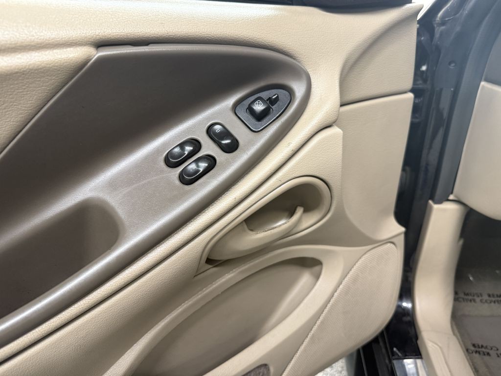 2002 Ford Mustang Image 18