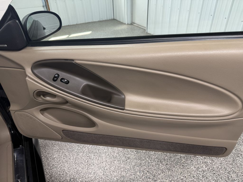 2002 Ford Mustang Image 21