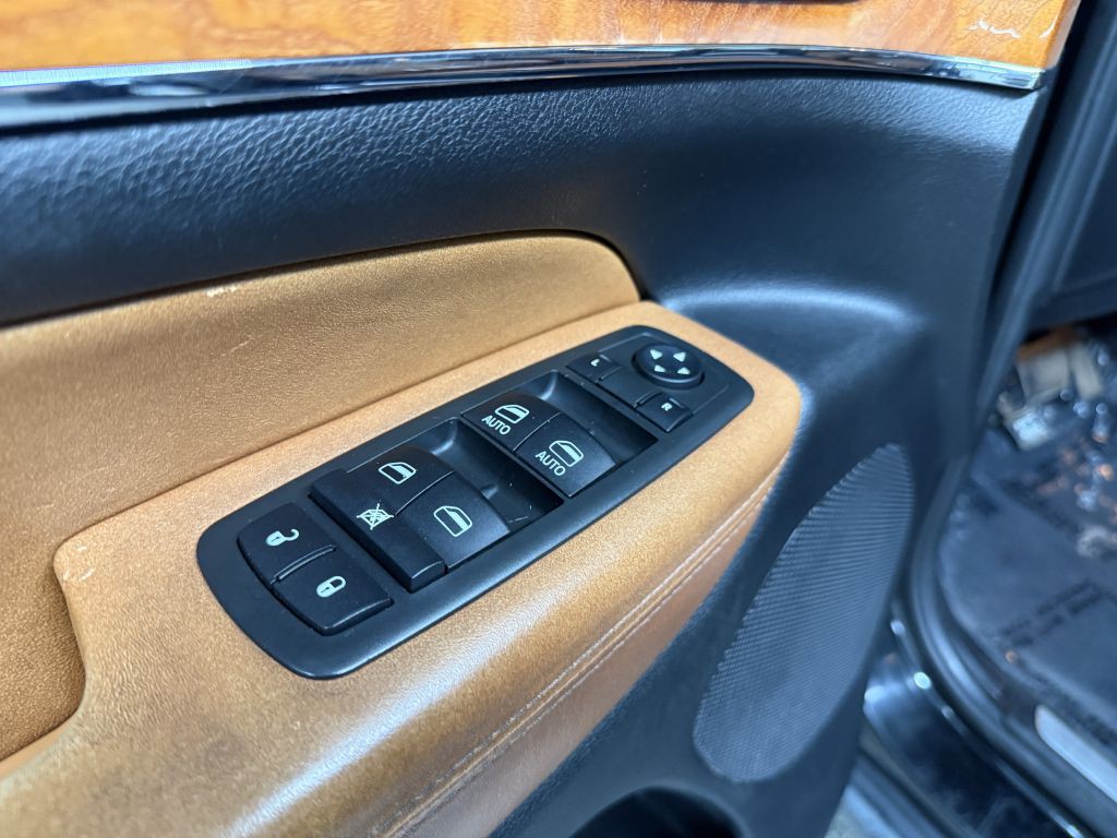 2012 Jeep Grand Cherokee Image 19