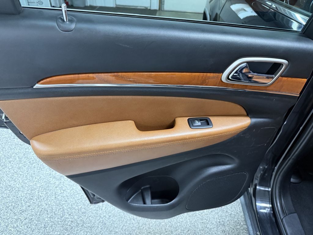 2012 Jeep Grand Cherokee Image 22