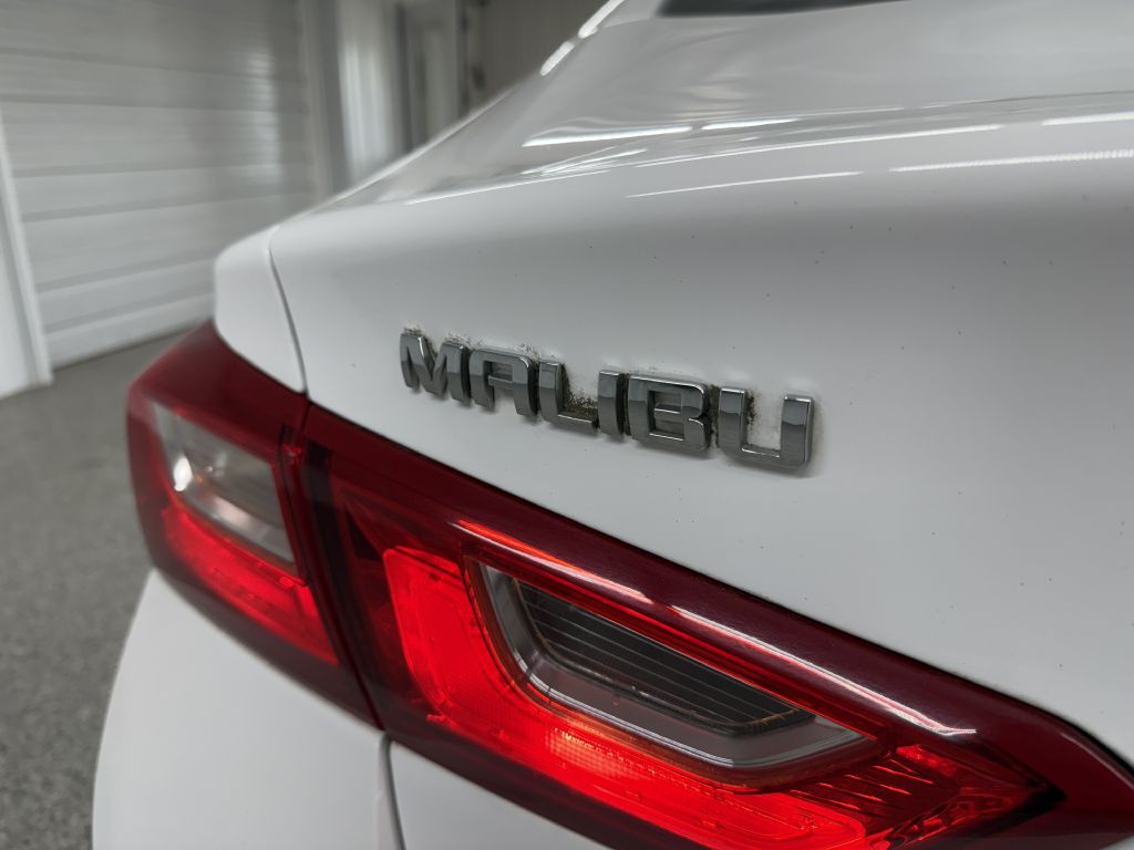 2018 Chevrolet Malibu Image 7