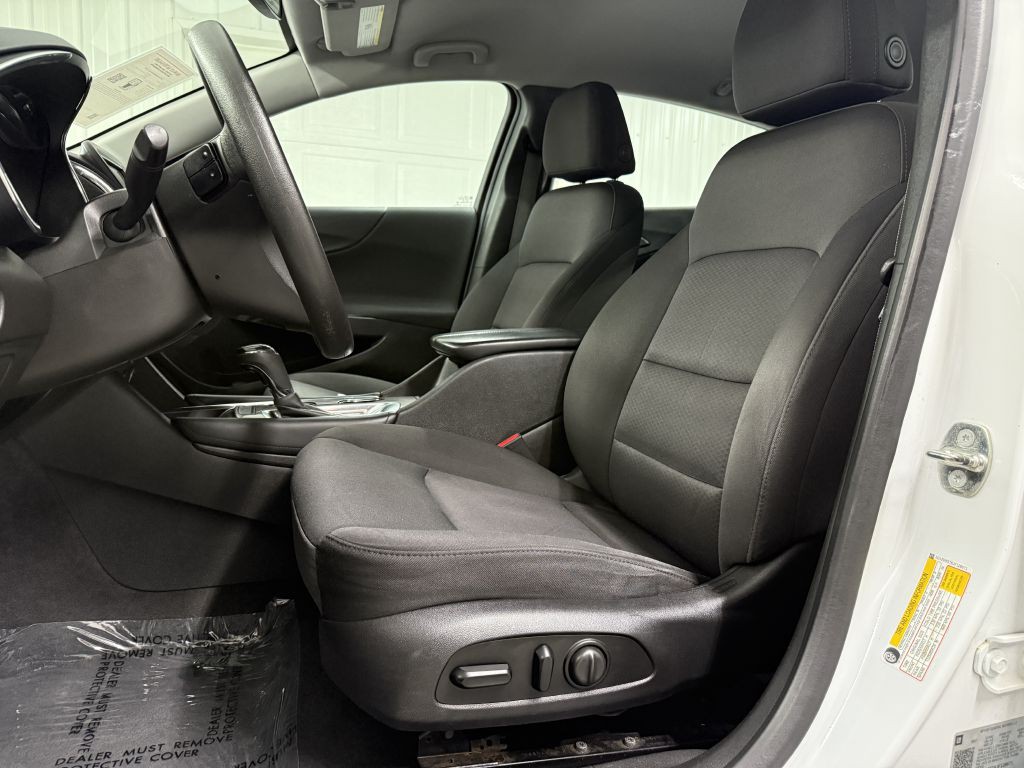 2018 Chevrolet Malibu Image 10