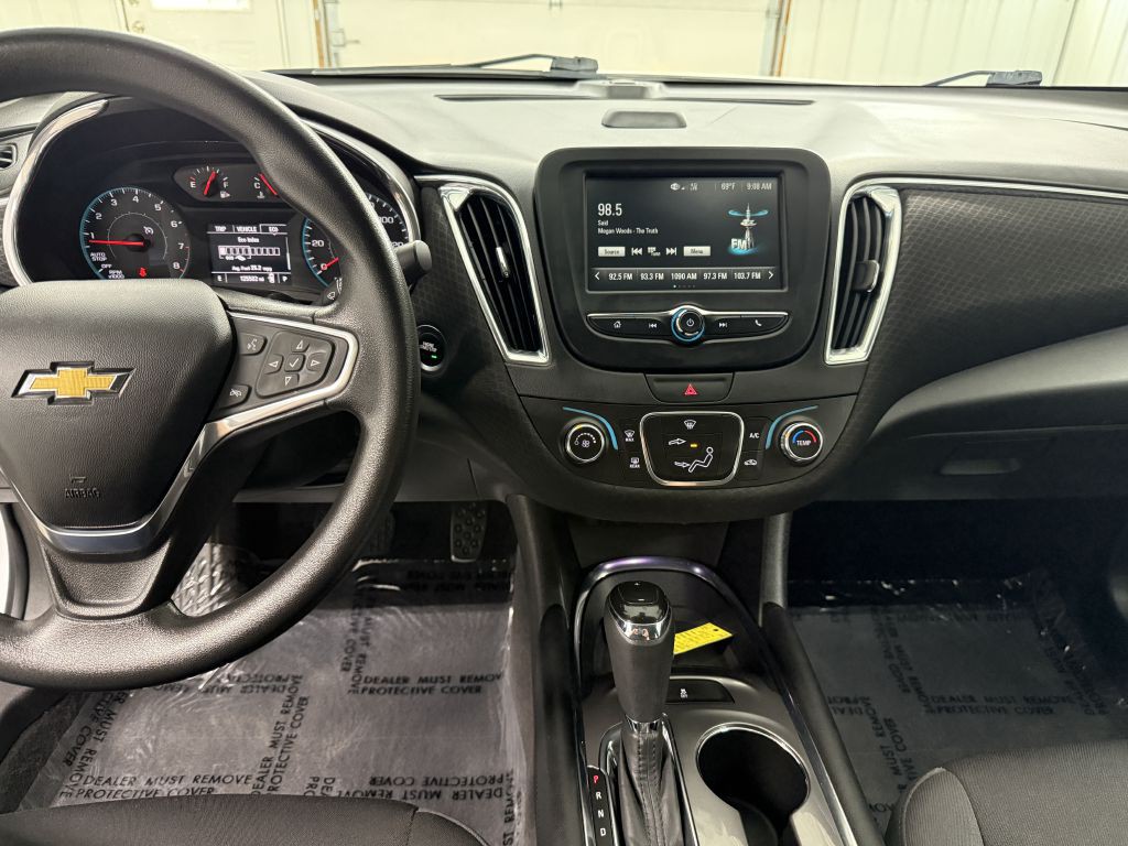 2018 Chevrolet Malibu Image 17