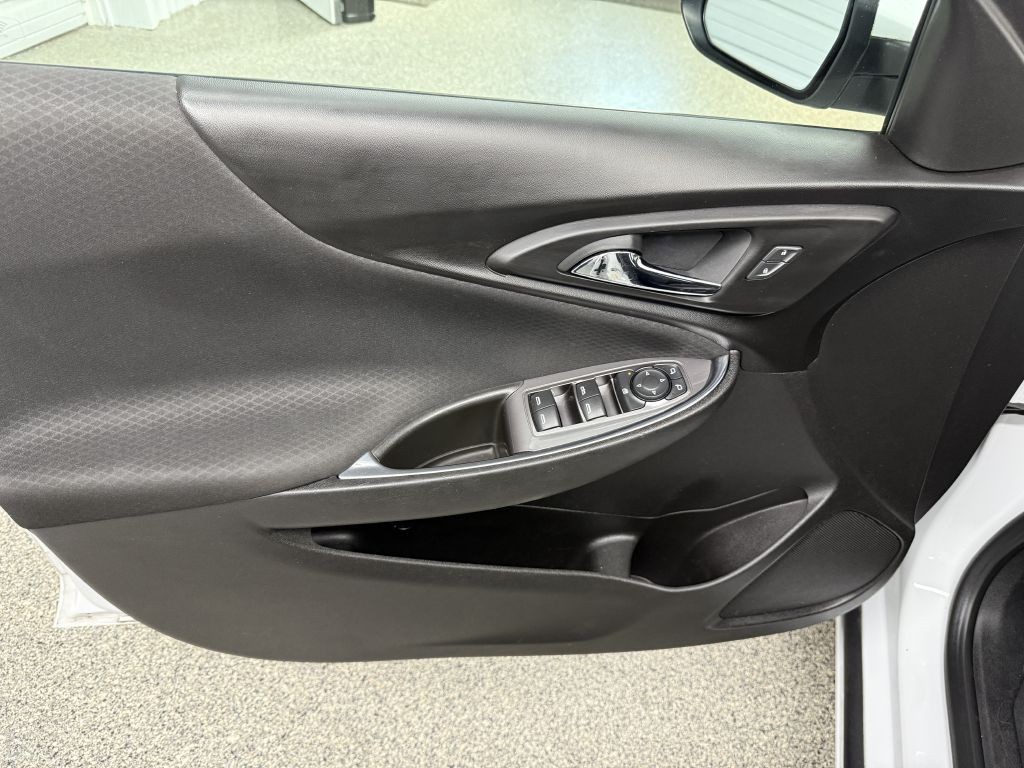 2018 Chevrolet Malibu Image 21