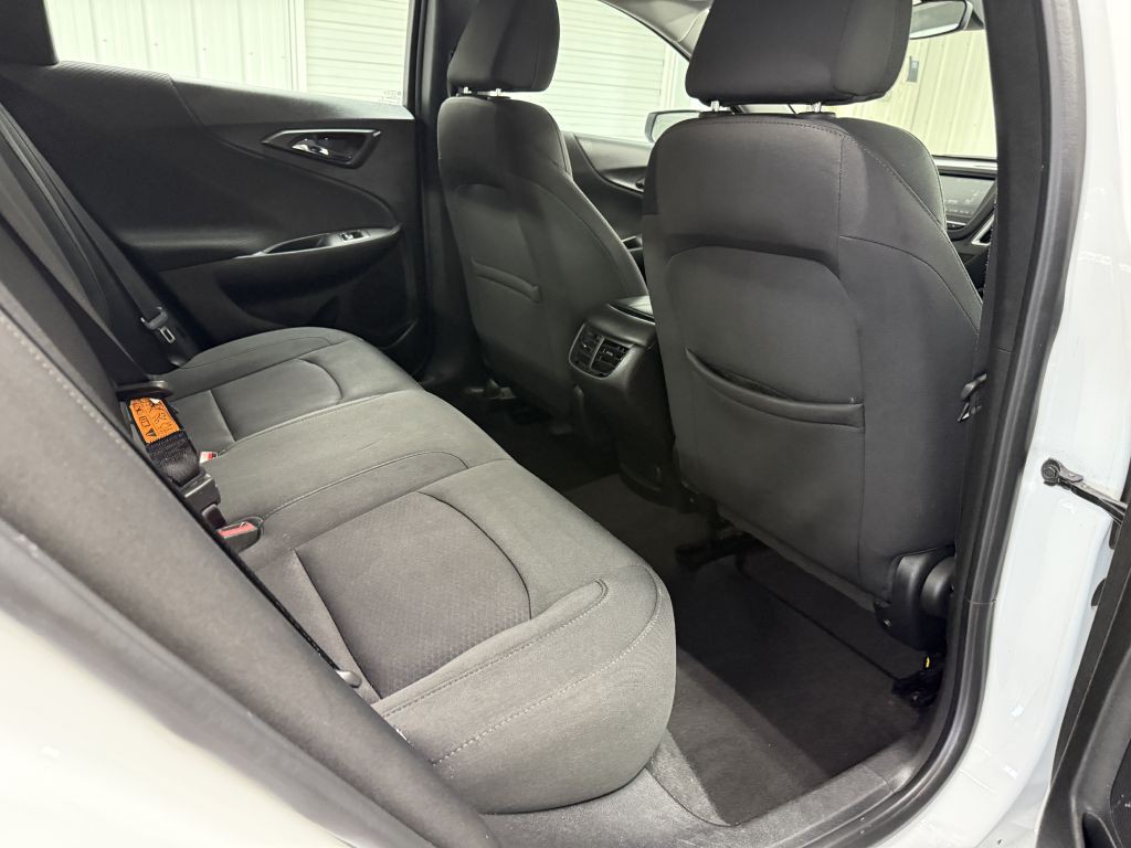 2018 Chevrolet Malibu Image 25