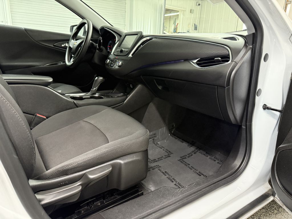 2018 Chevrolet Malibu Image 27