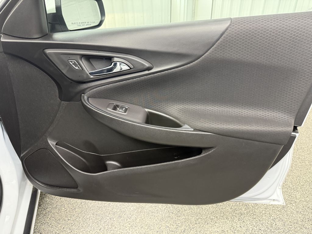 2018 Chevrolet Malibu Image 28