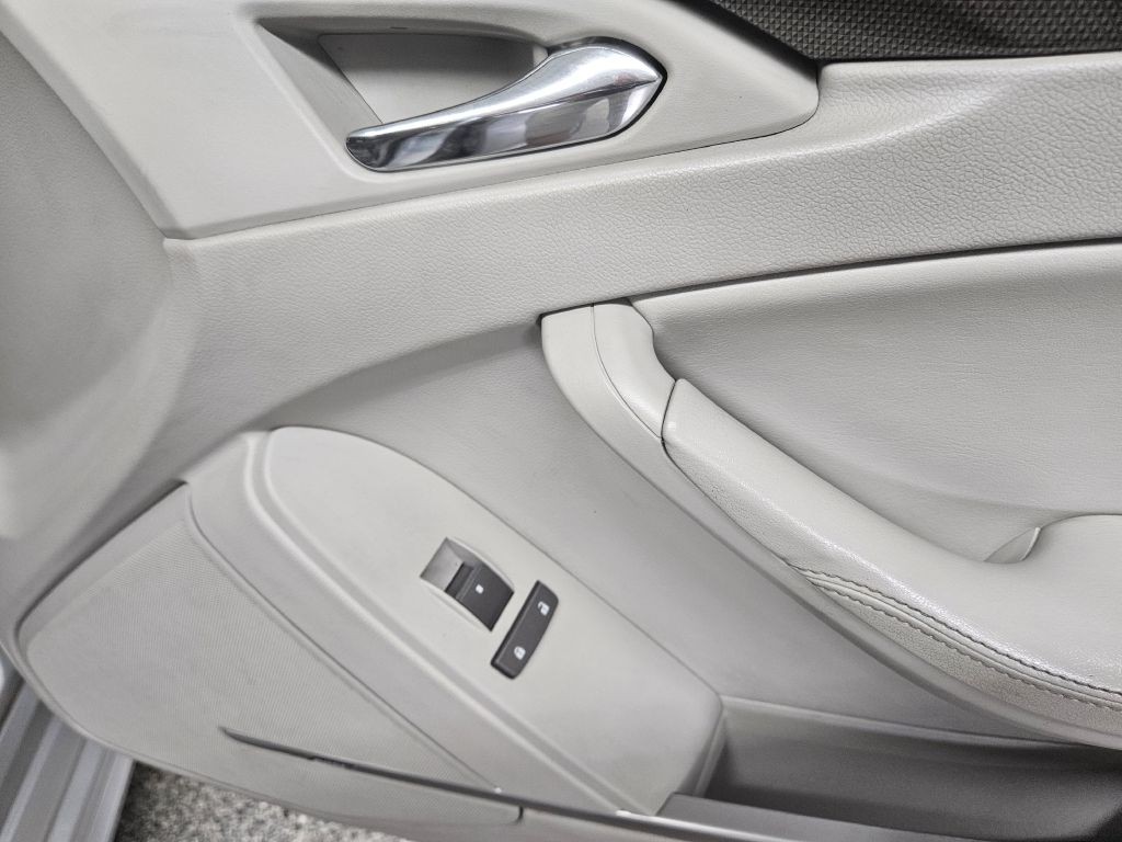 2010 Cadillac CTS Image 11