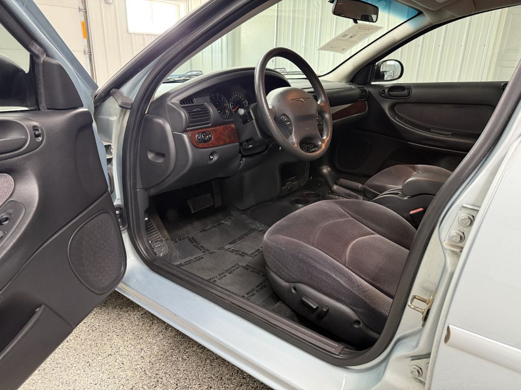 2002 Chrysler Sebring Image 10