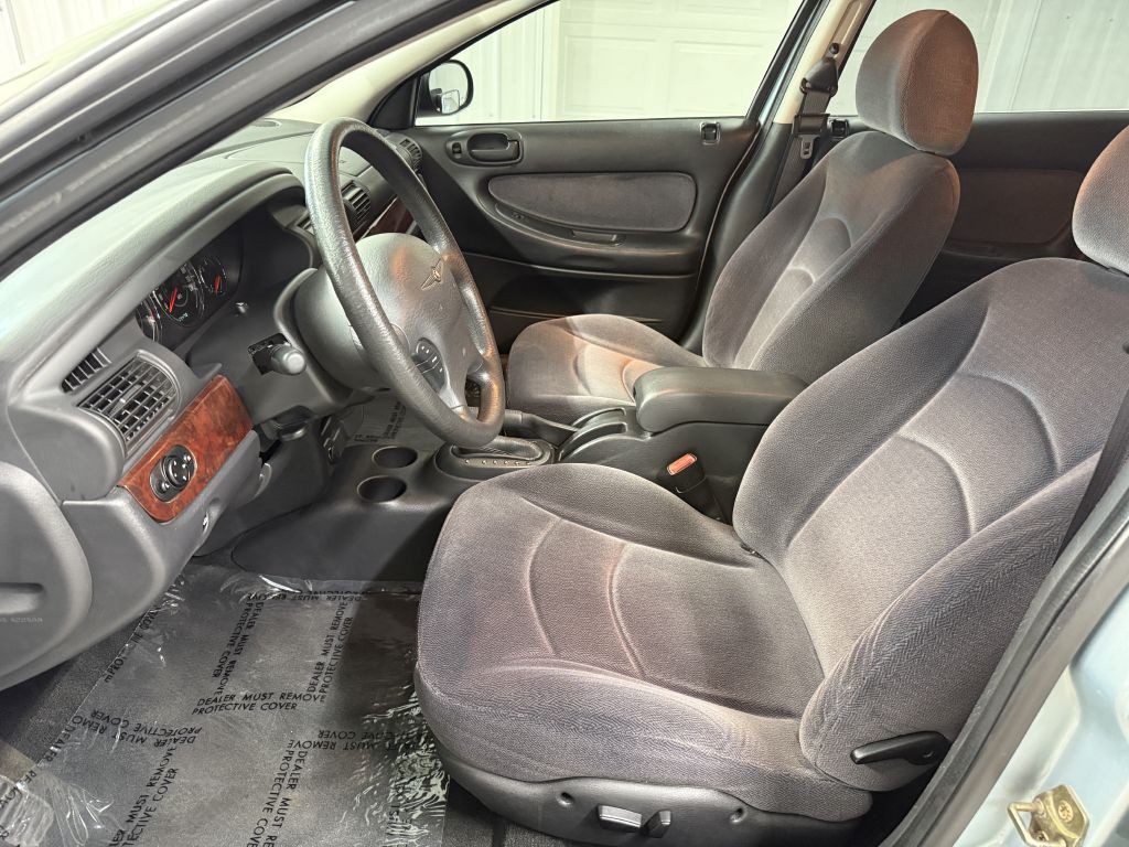 2002 Chrysler Sebring Image 11