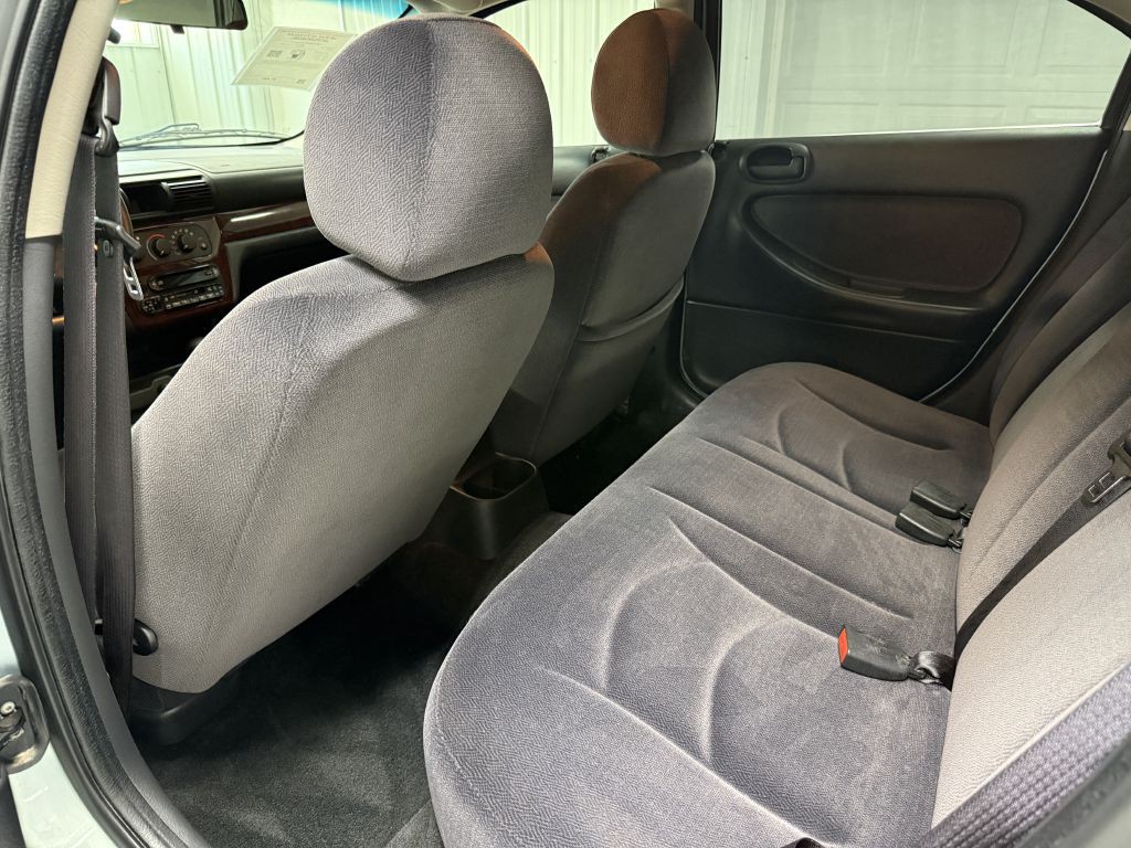 2002 Chrysler Sebring Image 22