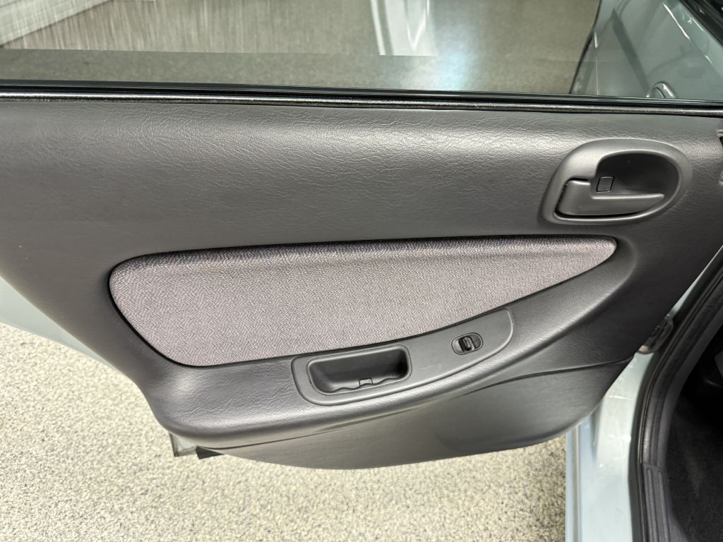 2002 Chrysler Sebring Image 23