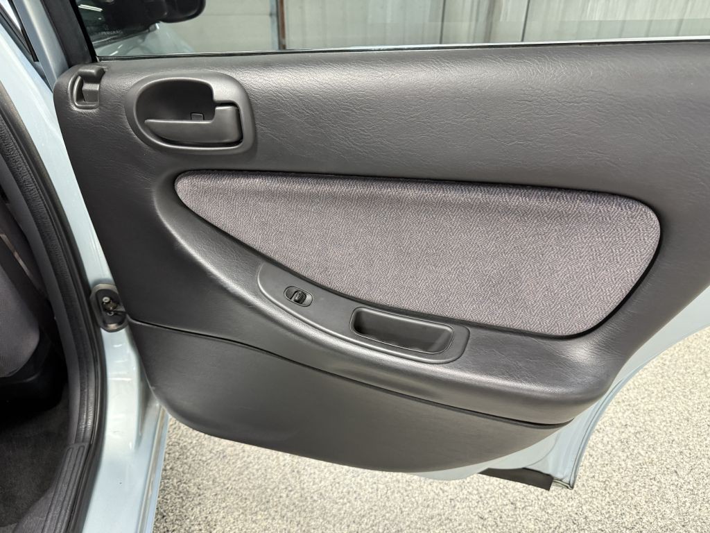 2002 Chrysler Sebring Image 26