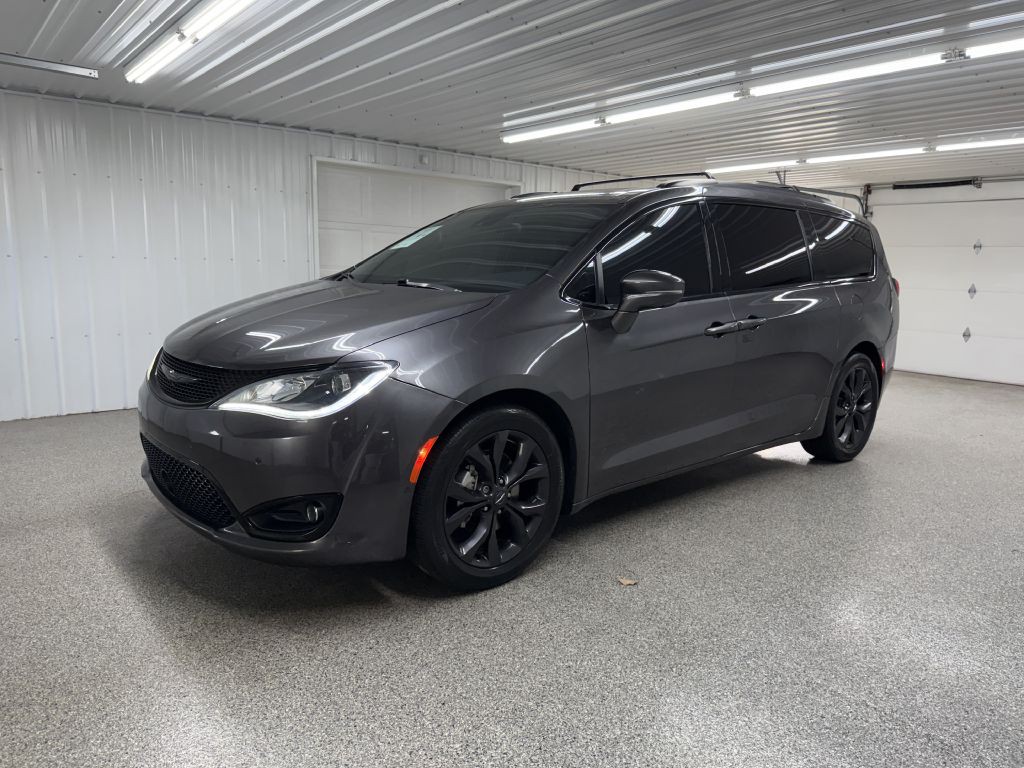 2019 Chrysler Pacifica Image 1