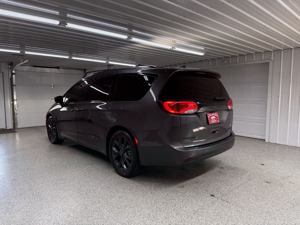 2019 Chrysler Pacifica Image 4