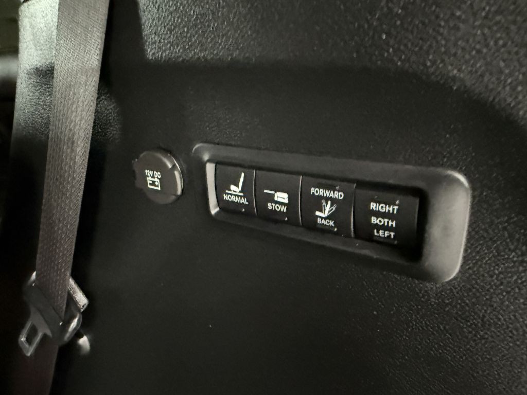 2019 Chrysler Pacifica Image 31