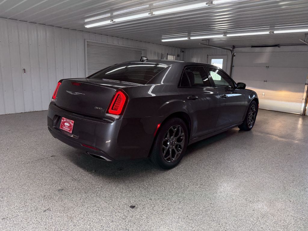 2016 Chrysler 300 Image 6