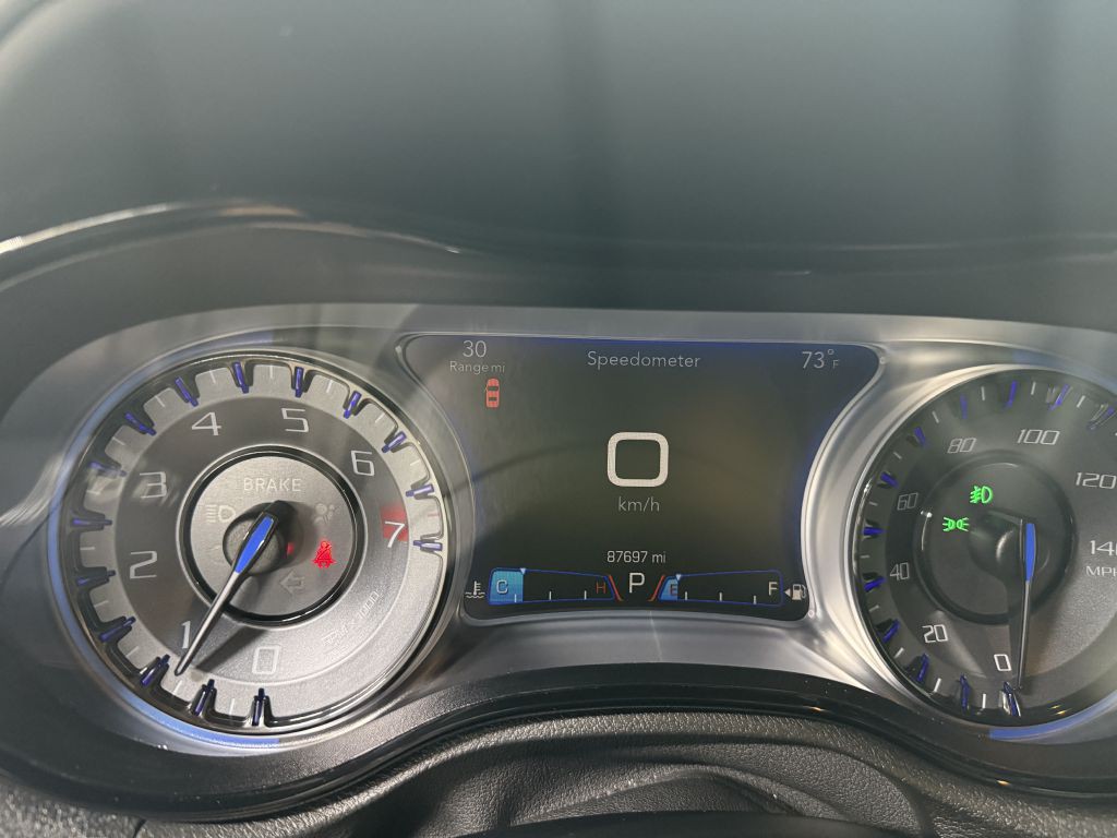 2016 Chrysler 300 Image 10