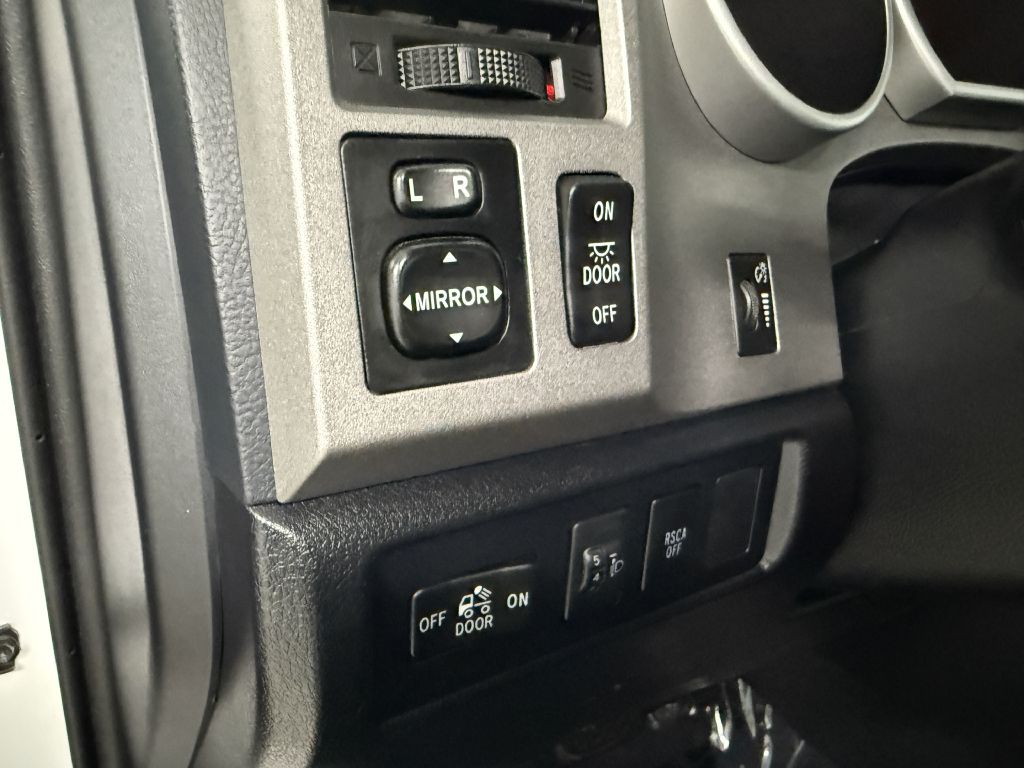 2013 Toyota Tundra Image 16