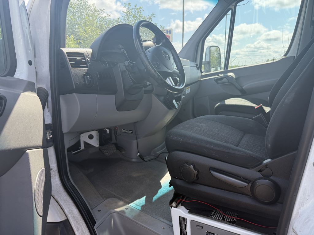 2017 Mercedes-Benz Sprinter Image 3