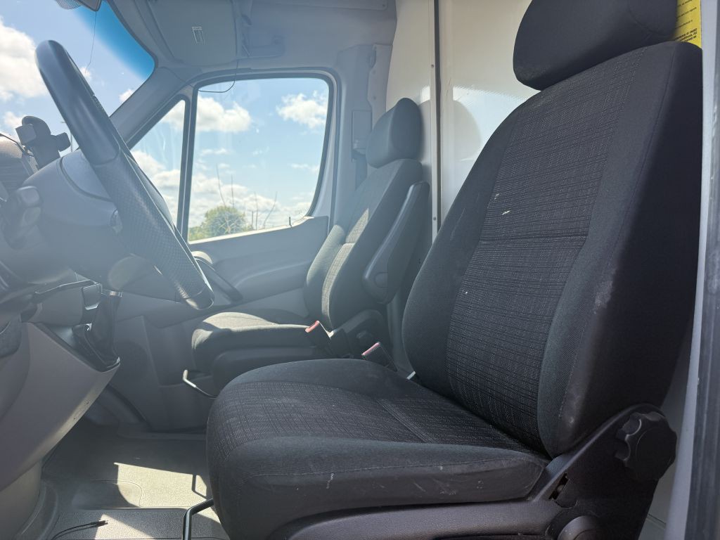 2017 Mercedes-Benz Sprinter Image 4