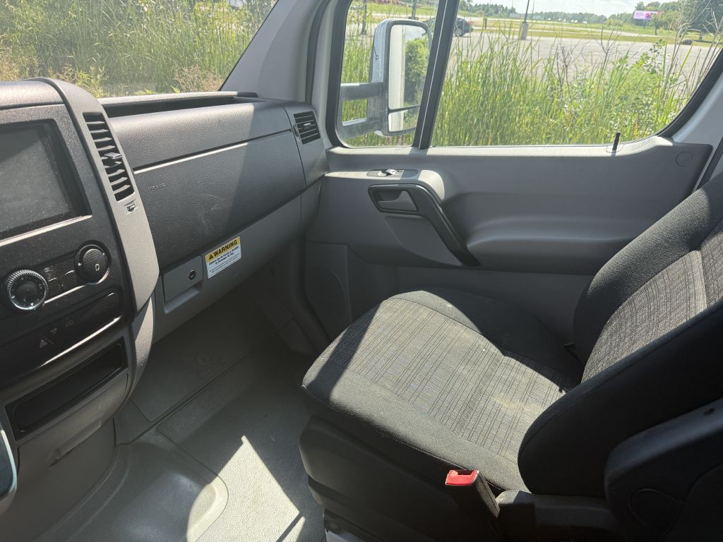 2017 Mercedes-Benz Sprinter Image 13