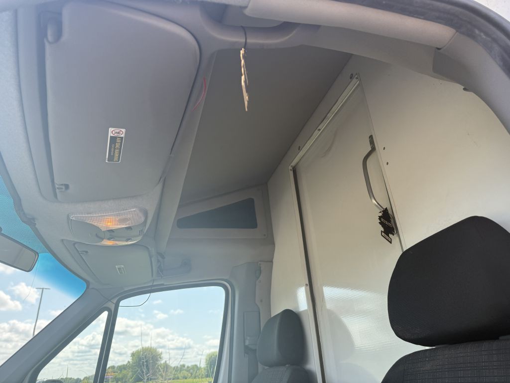 2017 Mercedes-Benz Sprinter Image 16