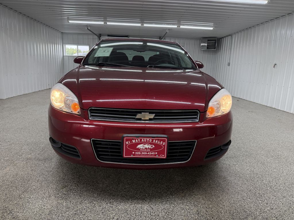 2011 Chevrolet Impala Image 2