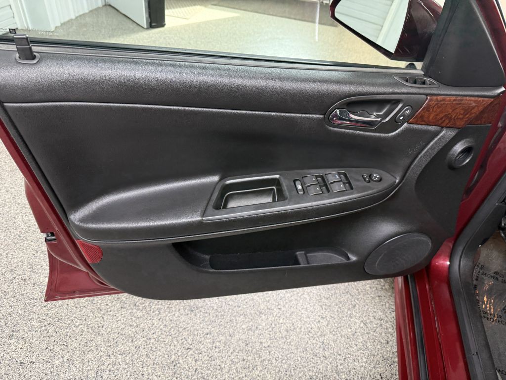 2011 Chevrolet Impala Image 18