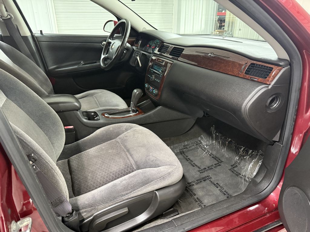 2011 Chevrolet Impala Image 25
