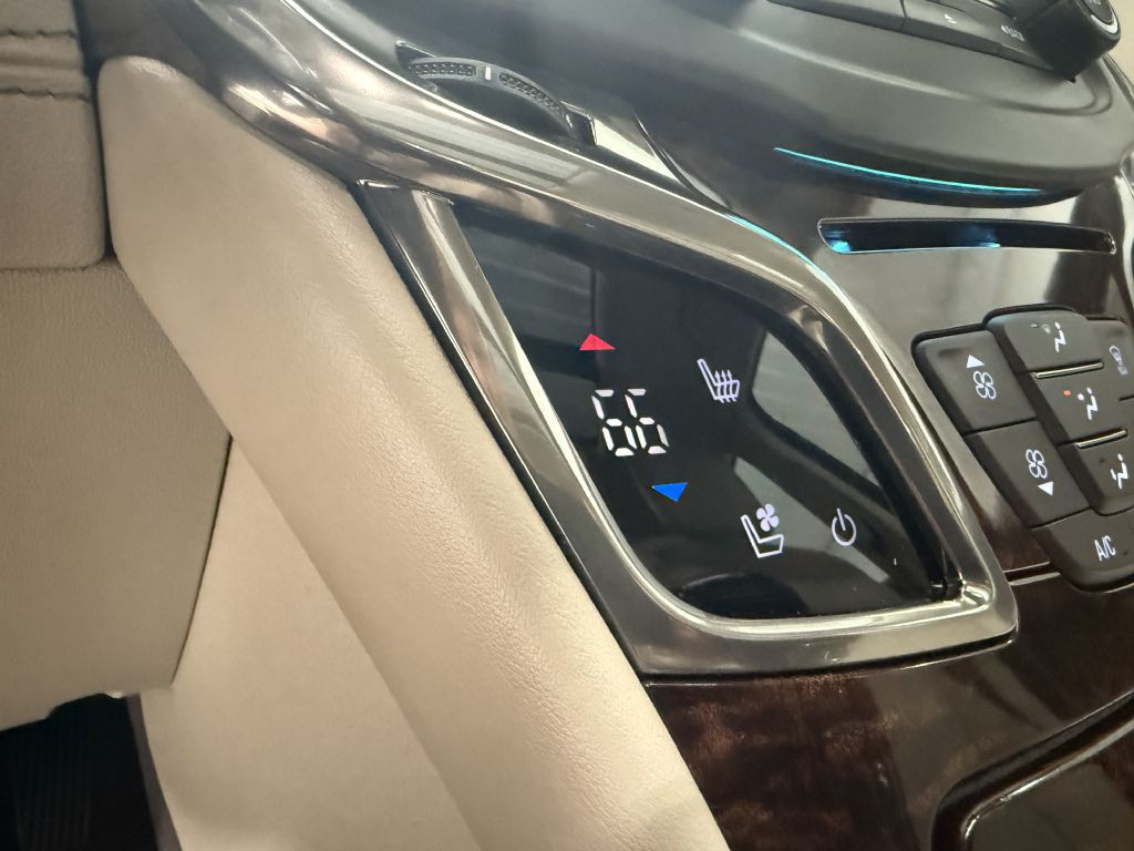 2014 Buick Lacrosse Image 18