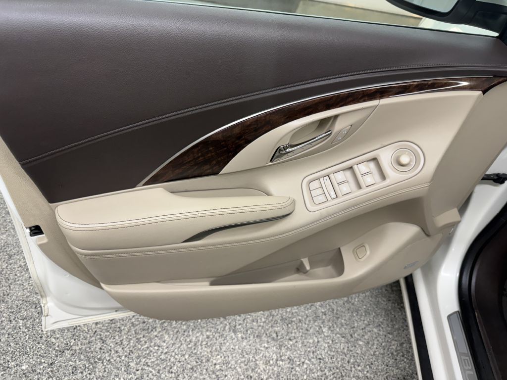 2014 Buick Lacrosse Image 24
