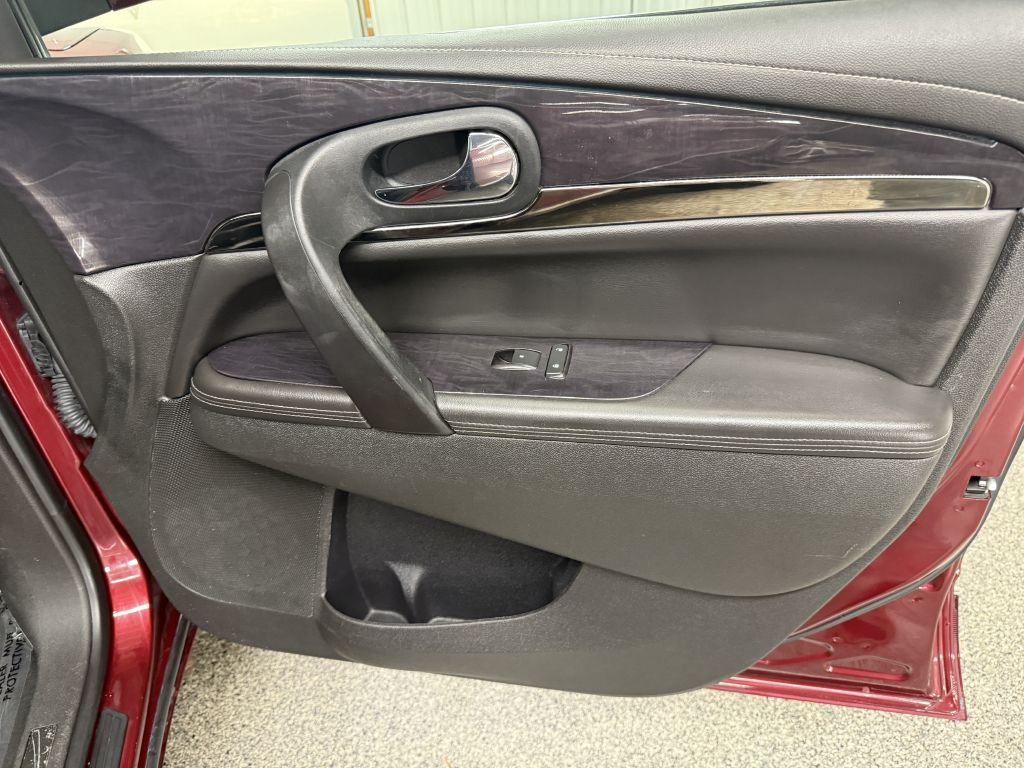 2017 Buick Enclave Image 35