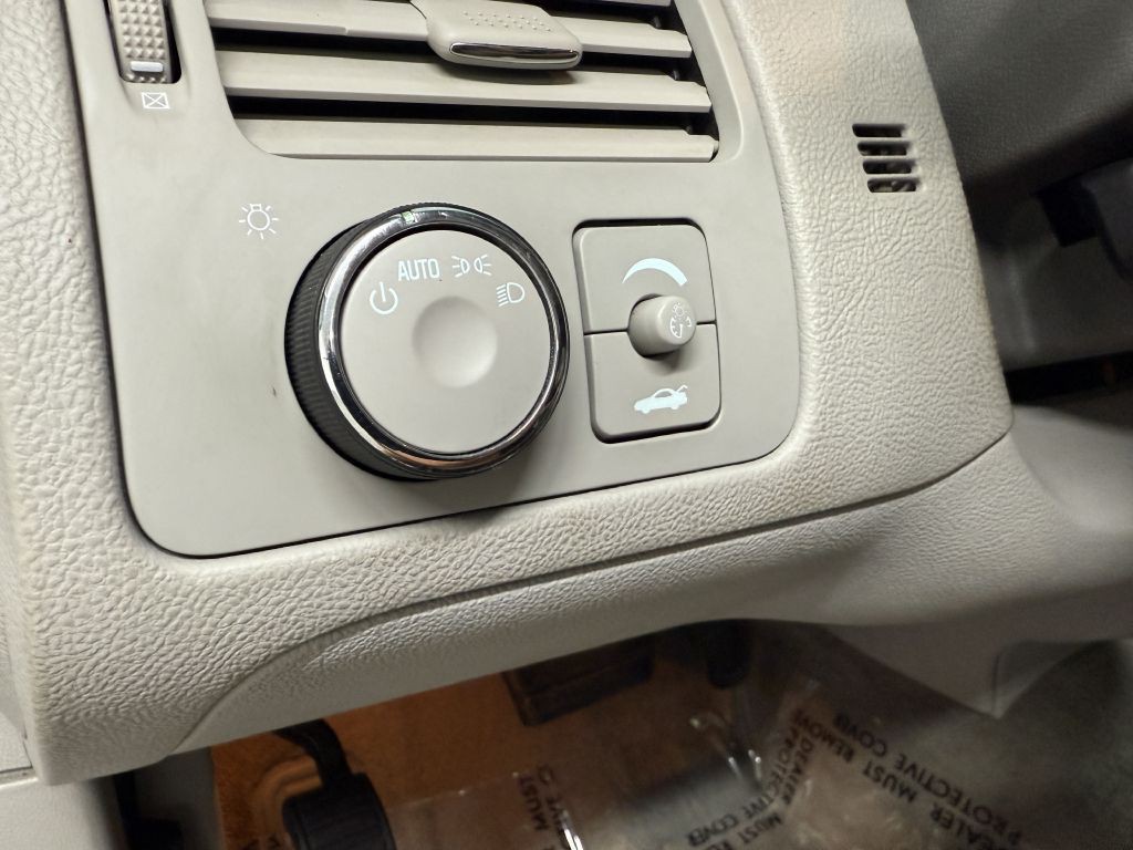 2009 Buick Lucerne Image 16