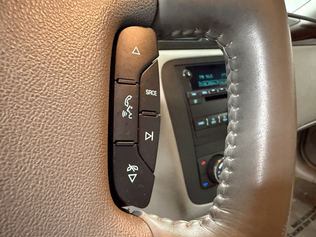 2009 Buick Lucerne Image 18