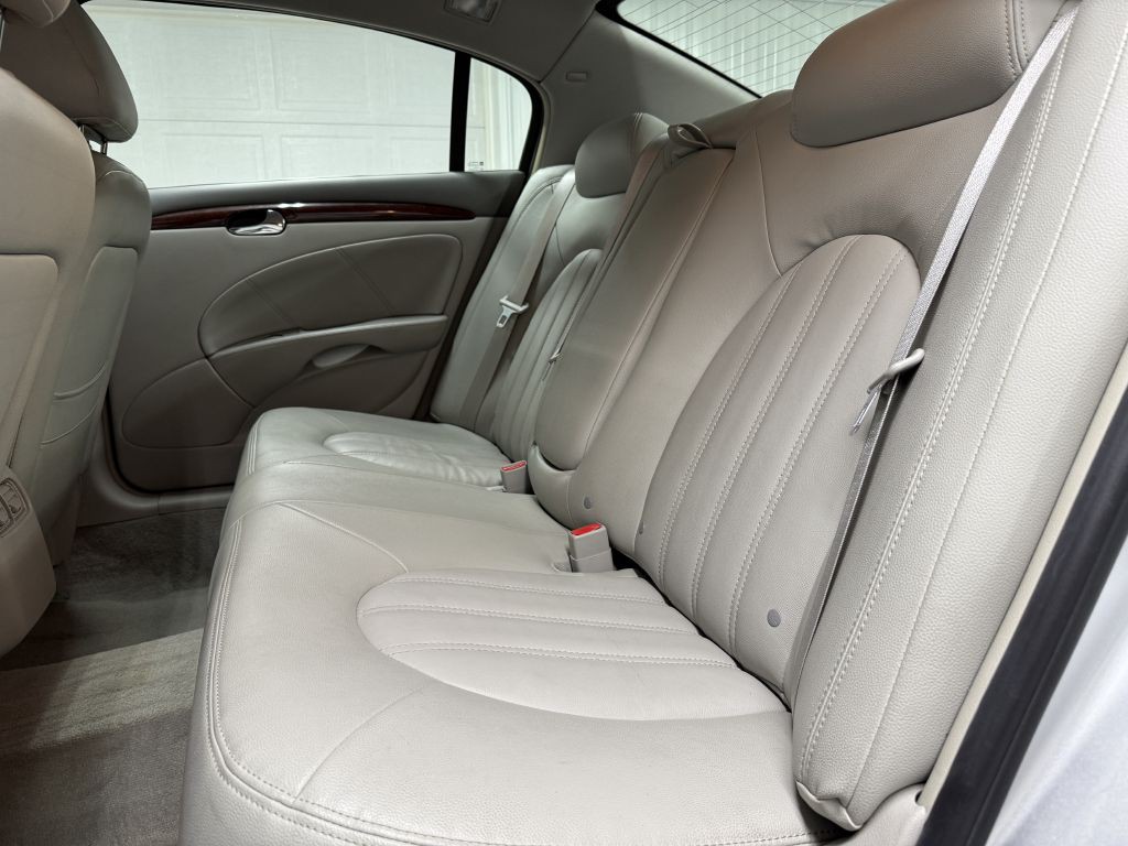 2009 Buick Lucerne Image 24