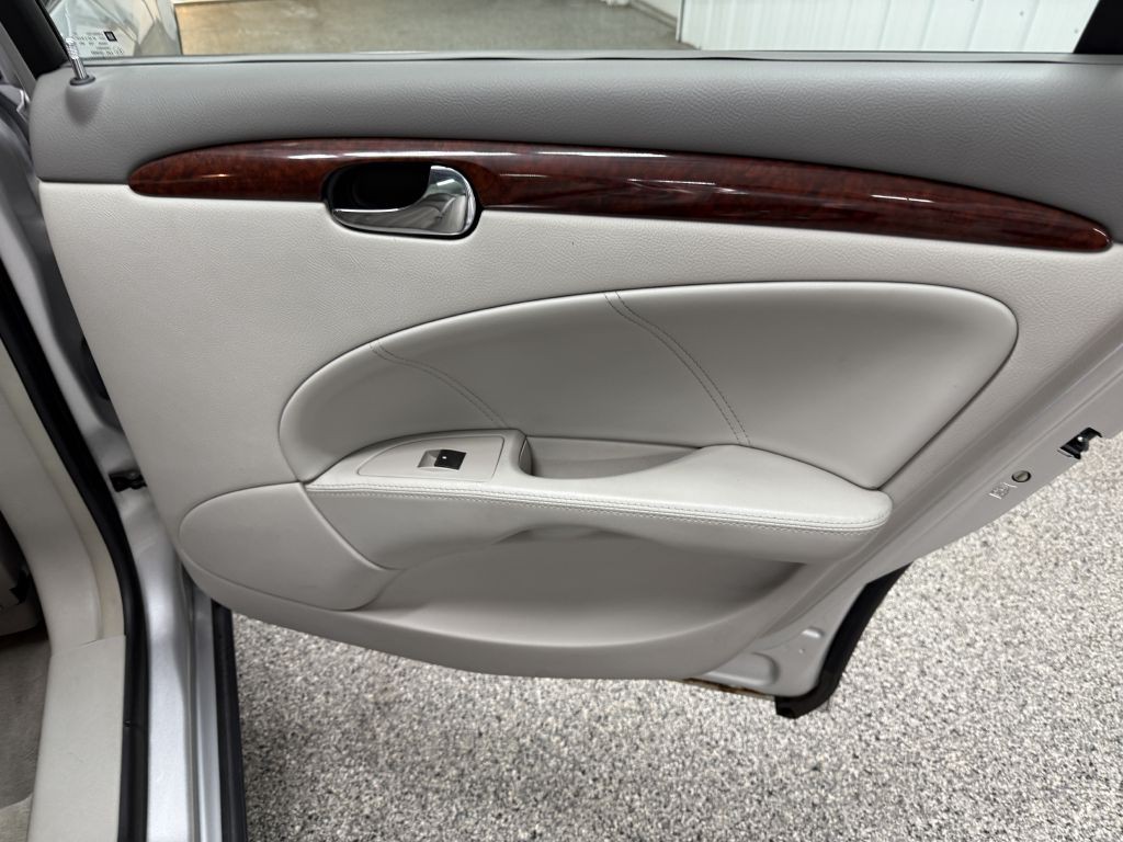 2009 Buick Lucerne Image 28