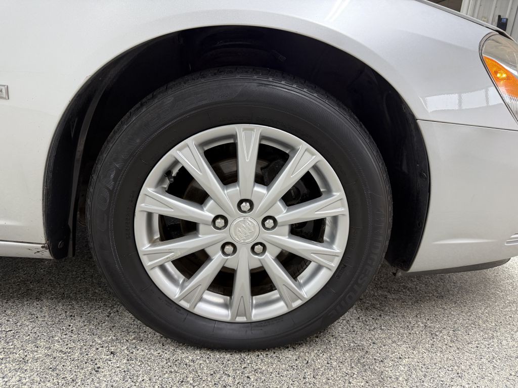 2009 Buick Lucerne Image 31