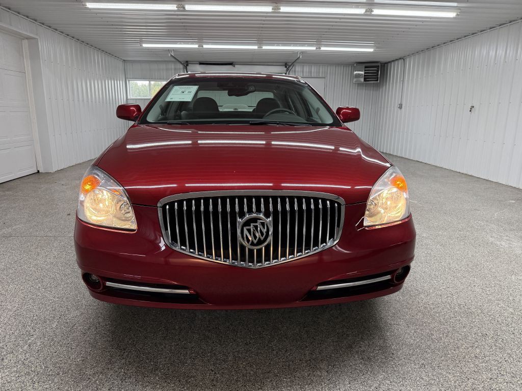 2010 Buick Lucerne Image 2