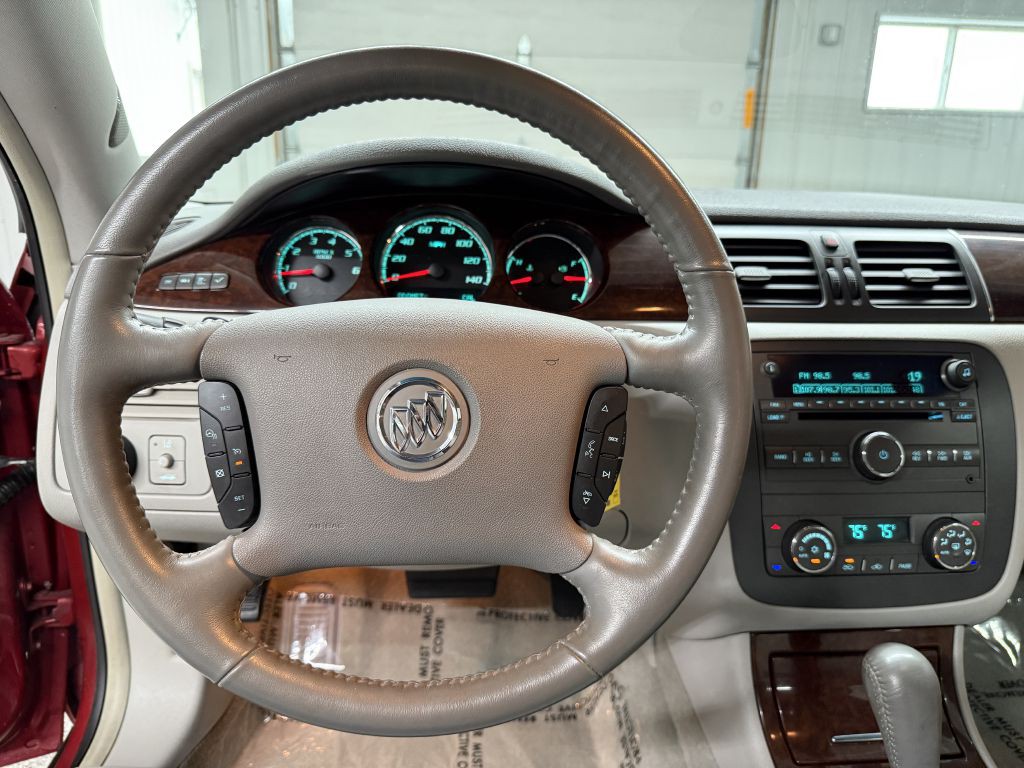 2010 Buick Lucerne Image 18